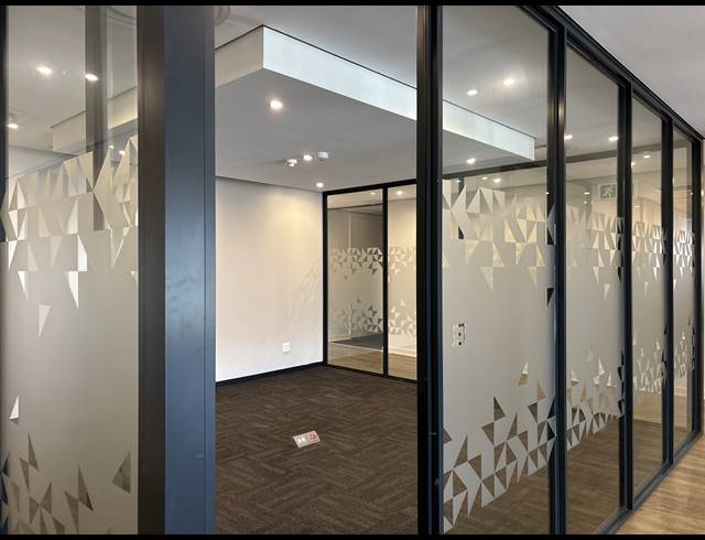 1,678.60M² OFFICE TO LET IN LA LUCIA